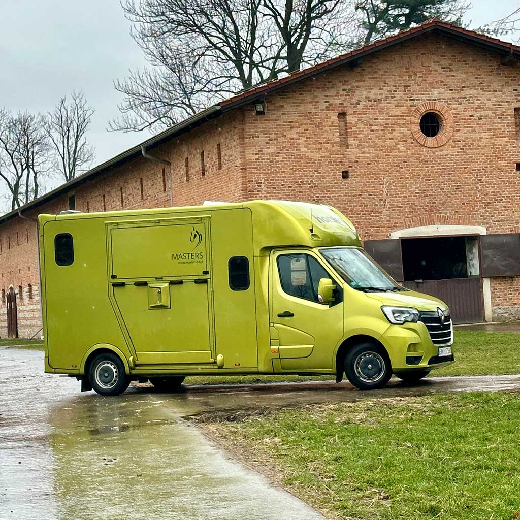 Koniowóz Renault Master